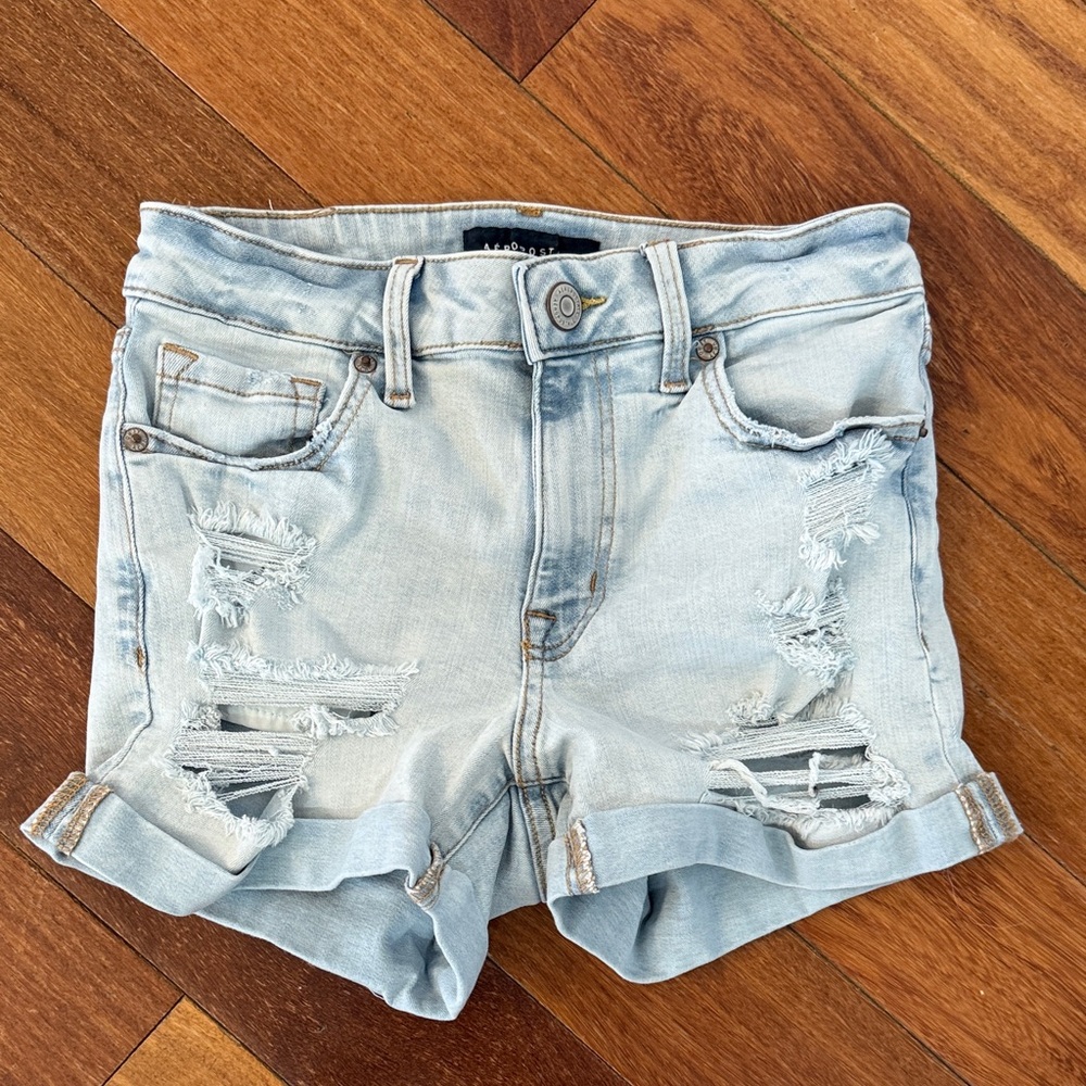 Aeropostale high-rise mom jean short, size 2